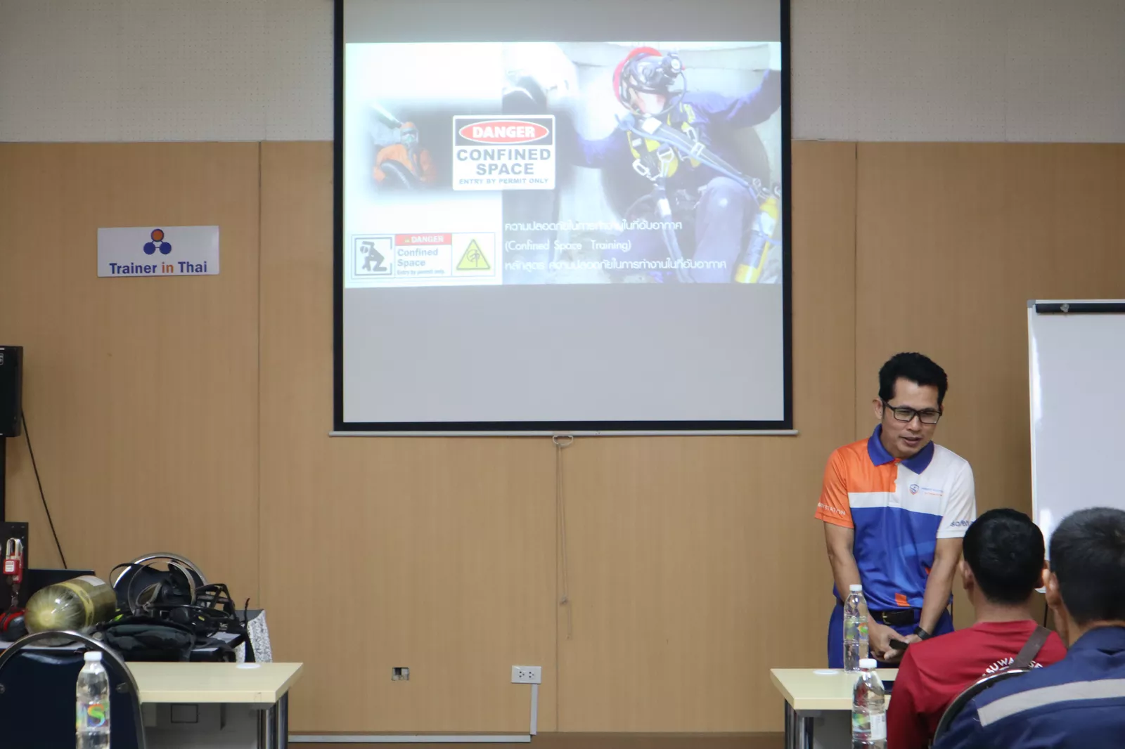 บรรยากาศการฝึกอบรมผู้ปฏิบัติงานอับอากาศ  - หลักสูตรอับอากาศ ที่ Safety Station โรงเรียนความปลอดภัย