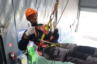 การฝึกปฏิบัติผู้ปฏิบัติงานอับอากาศ  - หลักสูตรอับอากาศ ที่ Safety Station โรงเรียนความปลอดภัย