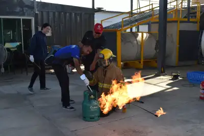 ภาพอบรมดับเพลิงขั้นต้นจริง