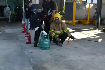 การฝึกปฏิบัติดับเพลิงขั้นต้น - หลักสูตรดับเพลิง ที่ Safety Station โรงเรียนความปลอดภัย