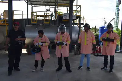 วิทยากรสอนทฤษฎีดับเพลิงขั้นต้น - หลักสูตรดับเพลิง ที่ Safety Station โรงเรียนความปลอดภัย