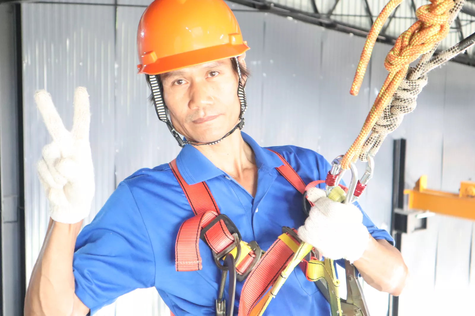 วิทยากรสอนทฤษฎีผู้ช่วยเหลืออับอากาศ  - หลักสูตรอับอากาศ ที่ Safety Station โรงเรียนความปลอดภัย
