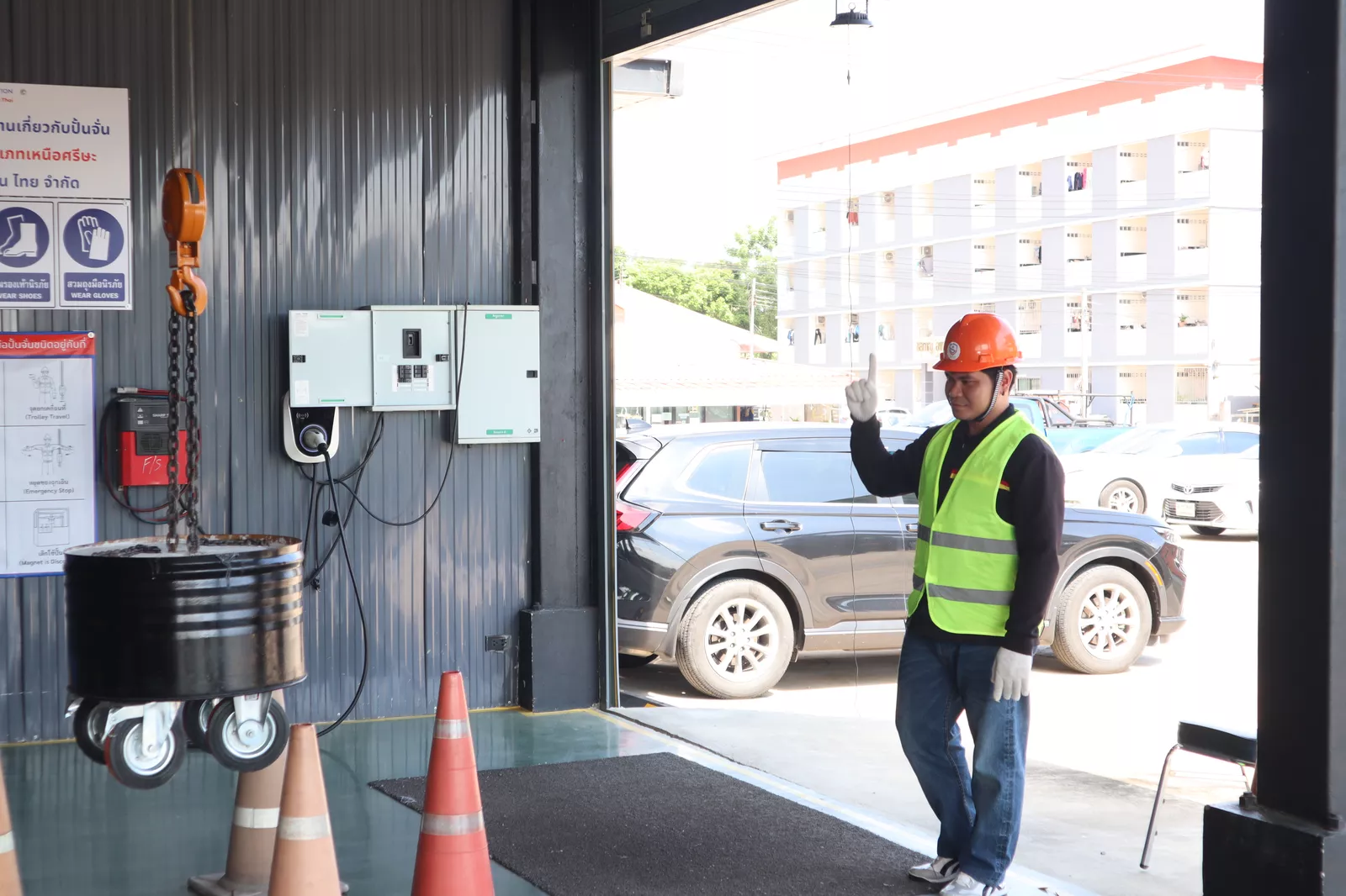 การทดสอบอบรมเครน Overhead Crane - หลักสูตรปั้นจั่น ที่ Safety Station โรงเรียนความปลอดภัย