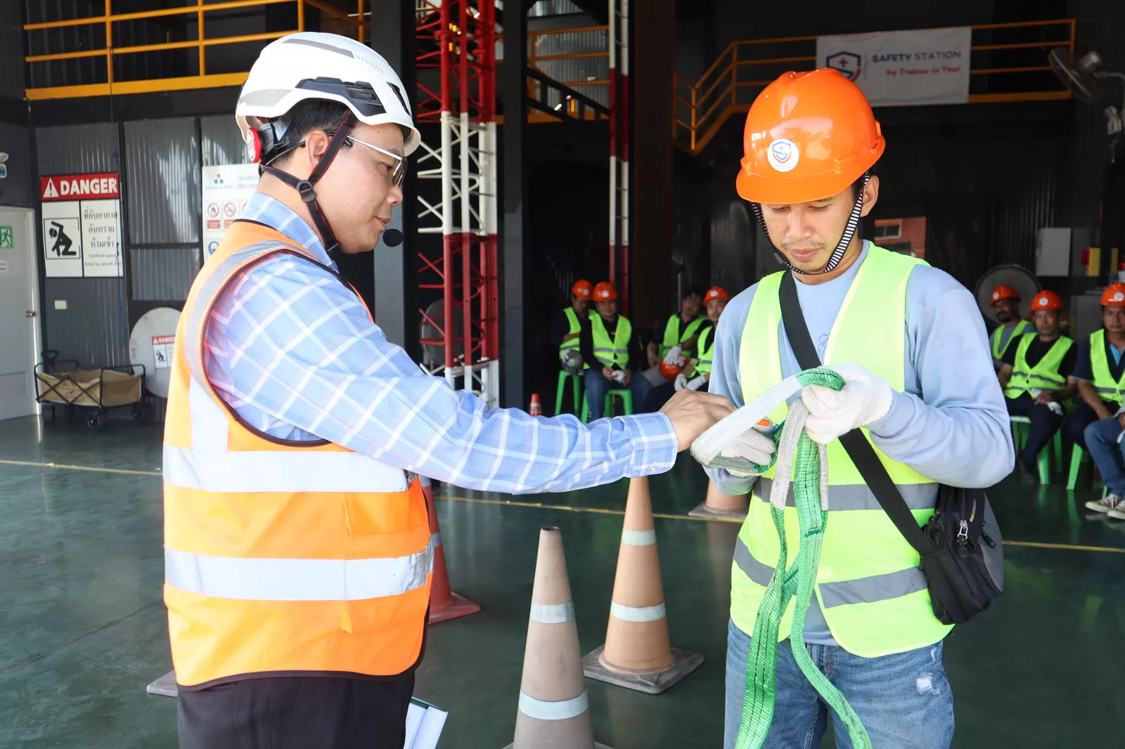 การฝึกปฏิบัติอบรมเครน Overhead Crane - หลักสูตรปั้นจั่น ที่ Safety Station โรงเรียนความปลอดภัย