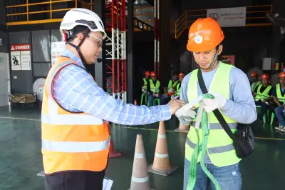 การฝึกปฏิบัติอบรมเครน Overhead Crane - หลักสูตรปั้นจั่น ที่ Safety Station โรงเรียนความปลอดภัย