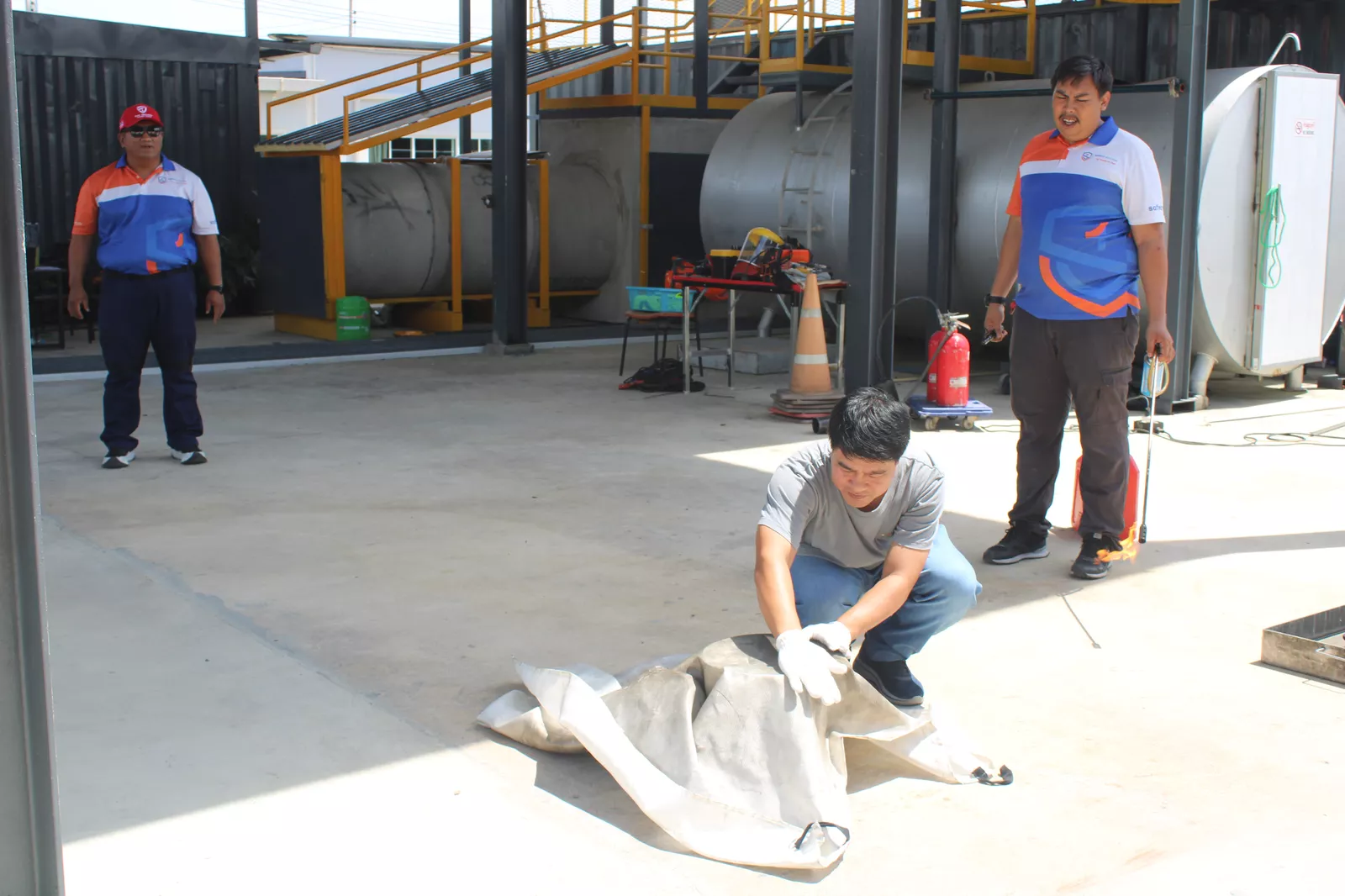 การฝึกปฏิบัติผู้เฝ้าระวังไฟ - หลักสูตรดับเพลิง ที่ Safety Station โรงเรียนความปลอดภัย
