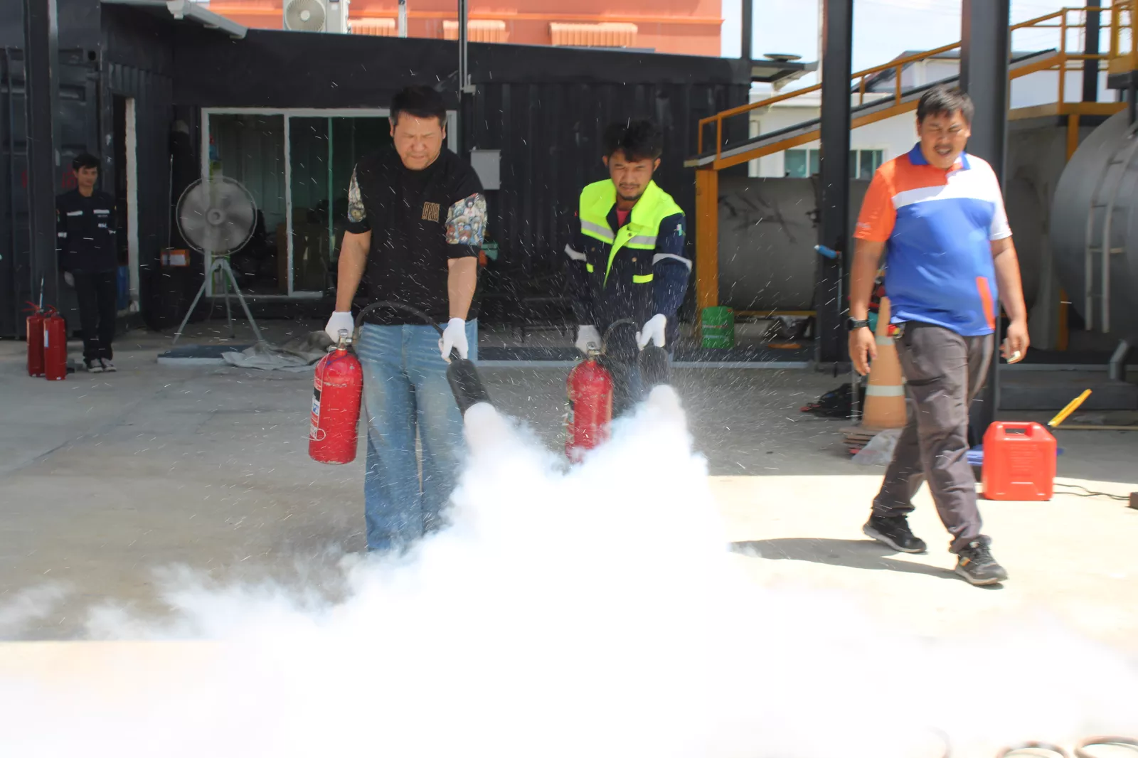 การทดสอบผู้เฝ้าระวังไฟ - หลักสูตรดับเพลิง ที่ Safety Station โรงเรียนความปลอดภัย