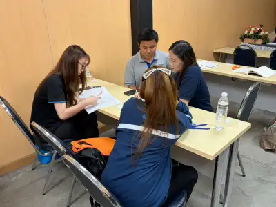 ผู้เข้าอบรมกำลังเรียนรู้คปอ. - หลักสูตรจป.-คปอ. ที่ Safety Station โรงเรียนความปลอดภัย