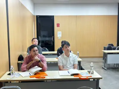 วิทยากรสอนทฤษฎีทบทวนอับอากาศ - หลักสูตรอับอากาศ ที่ Safety Station โรงเรียนความปลอดภัย