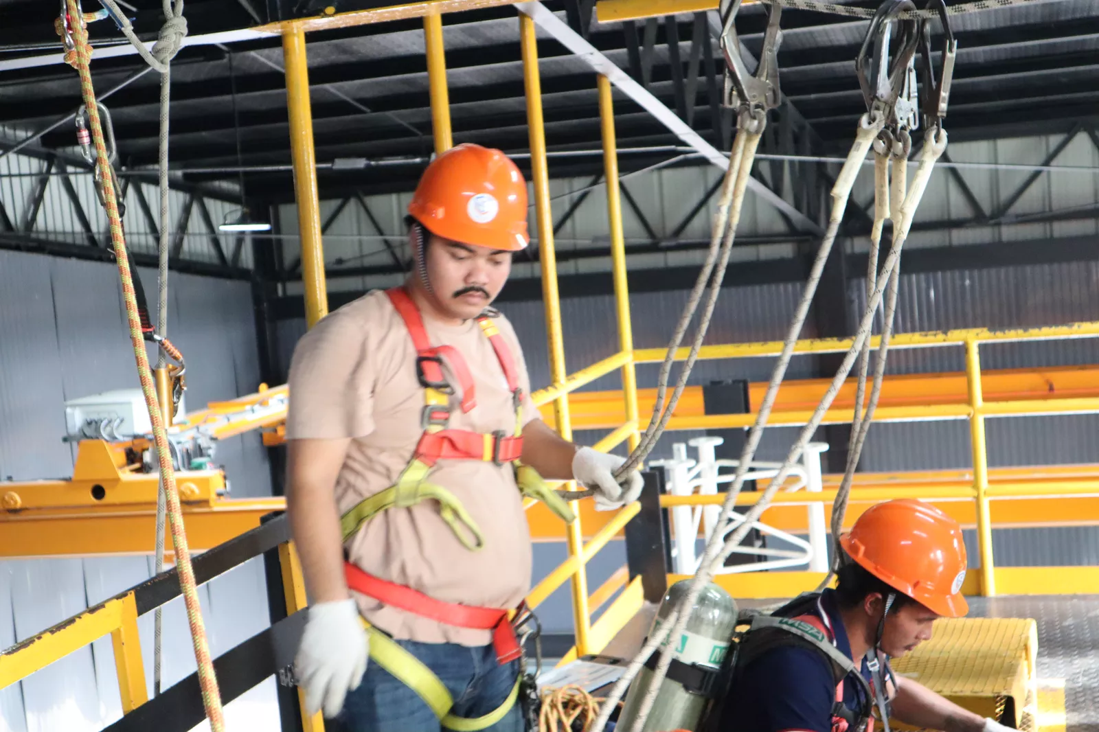 การฝึกปฏิบัติอับอากาศ 4 ผู้ - หลักสูตรอับอากาศ ที่ Safety Station โรงเรียนความปลอดภัย