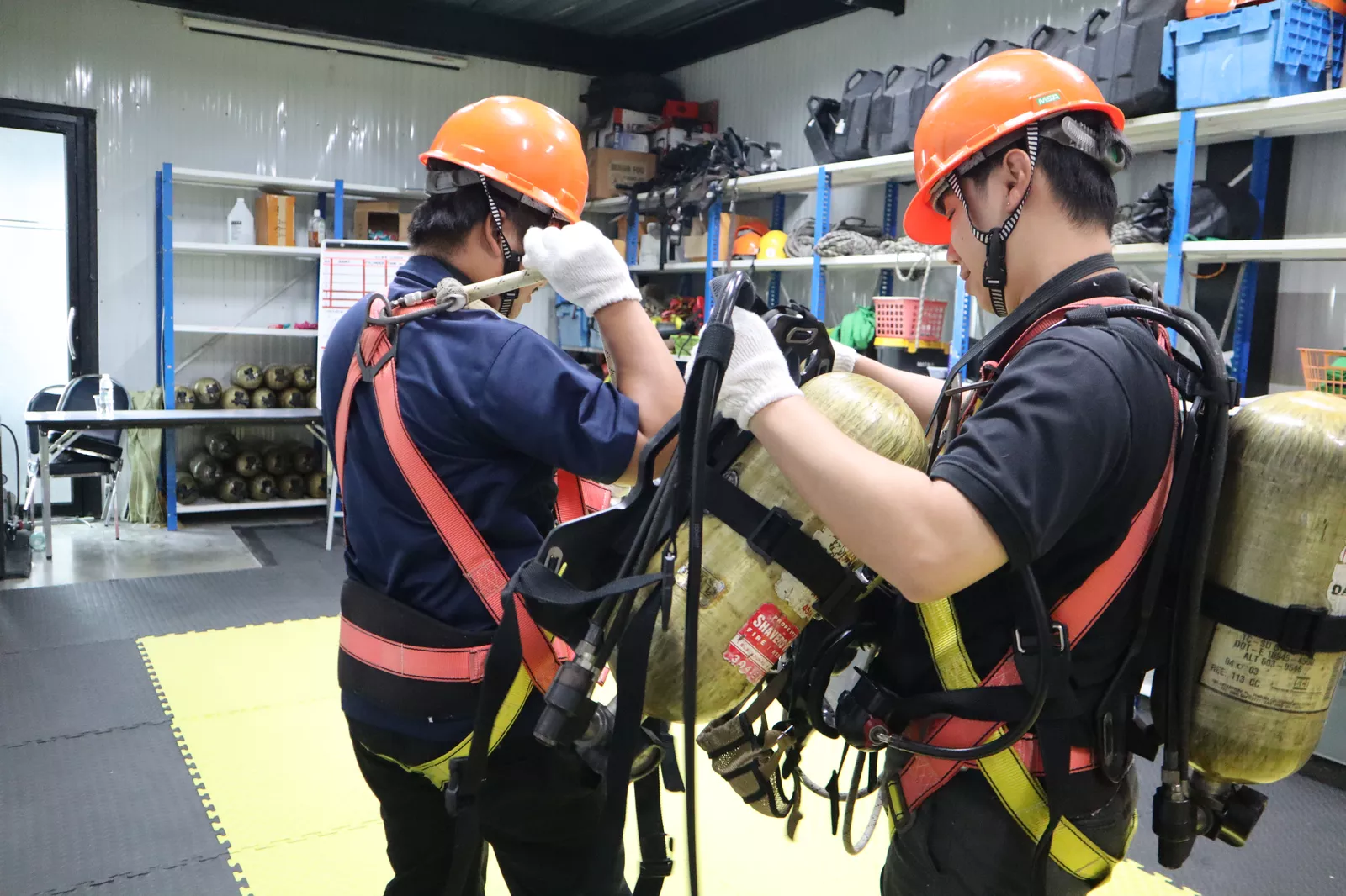 การรับวุฒิบัตรผู้ควบคุมงานอับอากาศ - หลักสูตรอับอากาศ ที่ Safety Station โรงเรียนความปลอดภัย