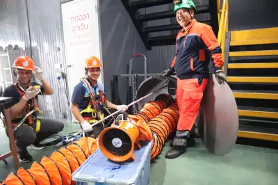การสาธิตผู้ควบคุมงานอับอากาศ - หลักสูตรอับอากาศ ที่ Safety Station โรงเรียนความปลอดภัย