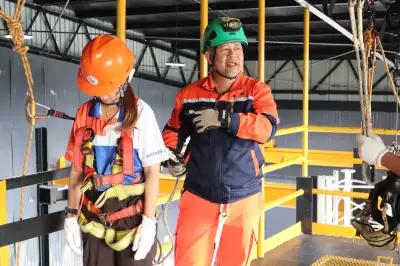 บรรยากาศการฝึกอบรมผู้ควบคุมงานอับอากาศ - หลักสูตรอับอากาศ ที่ Safety Station โรงเรียนความปลอดภัย