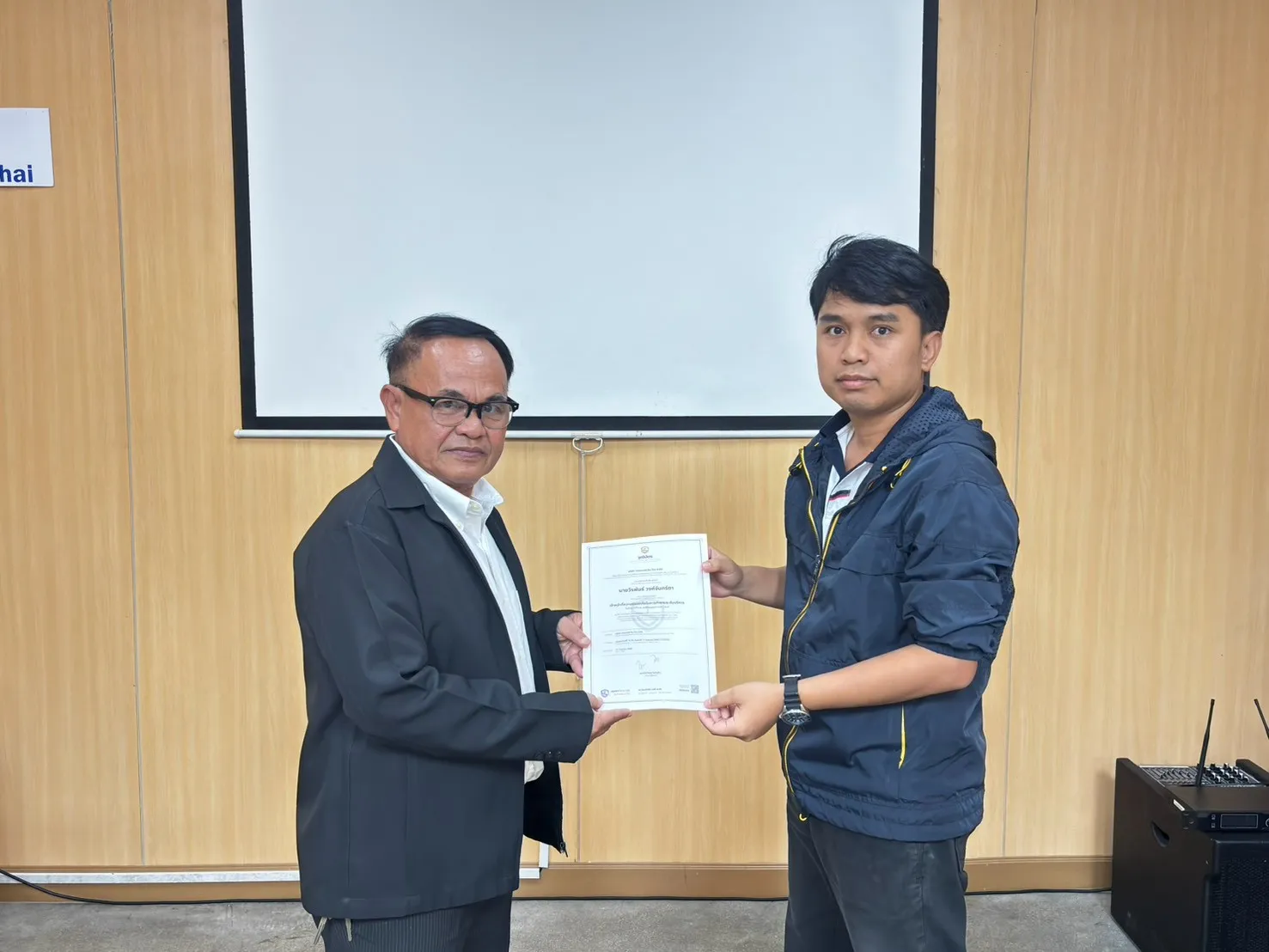 ผู้เข้าอบรมกำลังเรียนรู้จป.บริหาร - หลักสูตรจป.-คปอ. ที่ Safety Station โรงเรียนความปลอดภัย