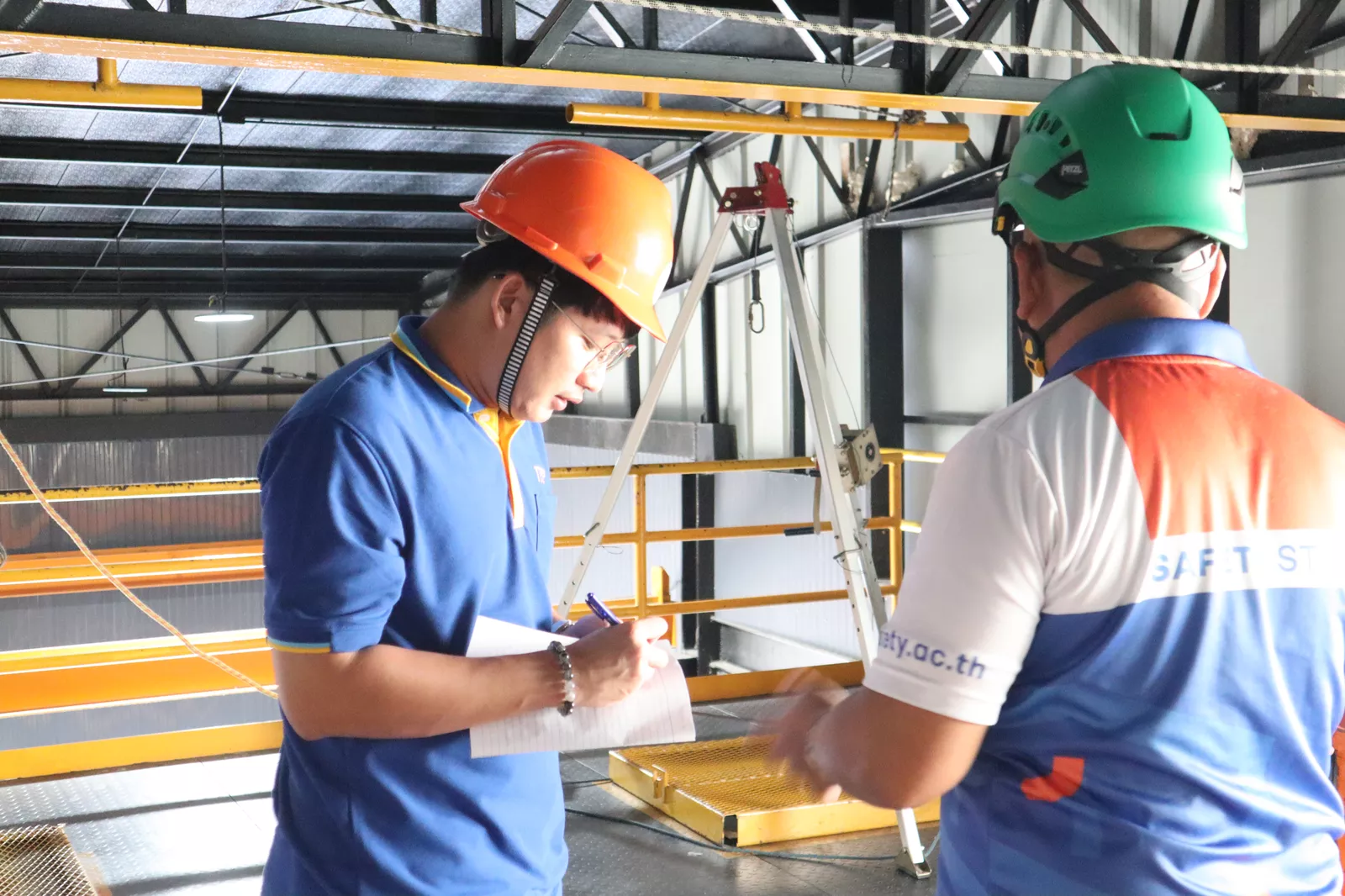 การฝึกปฏิบัติผู้อนุญาตอับอากาศ  - หลักสูตรอับอากาศ ที่ Safety Station โรงเรียนความปลอดภัย